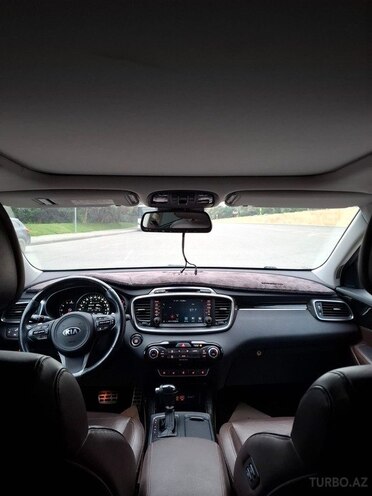 Kia Sorento-8