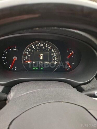 Kia Sorento-11