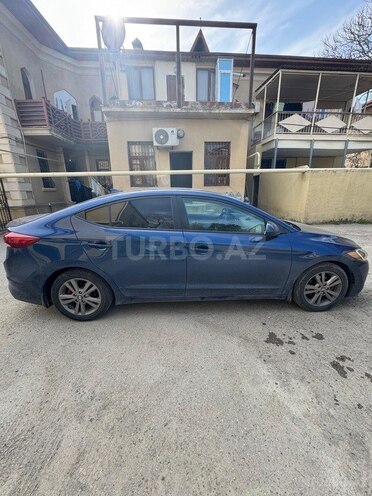 Hyundai Elantra-2