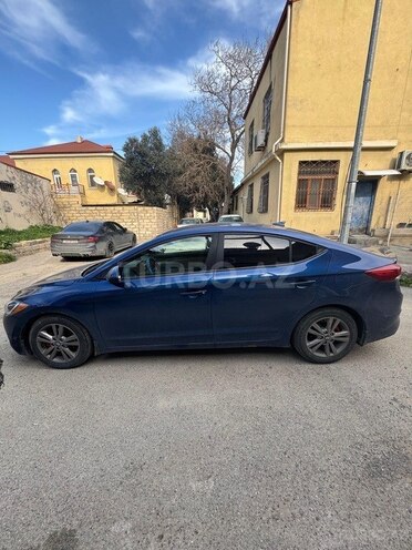 Hyundai Elantra-8