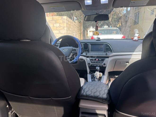 Hyundai Elantra-5