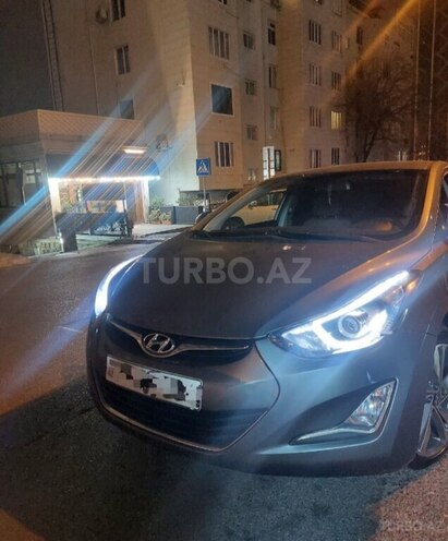 Hyundai Elantra-8
