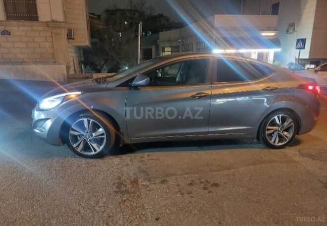 Hyundai Elantra-5