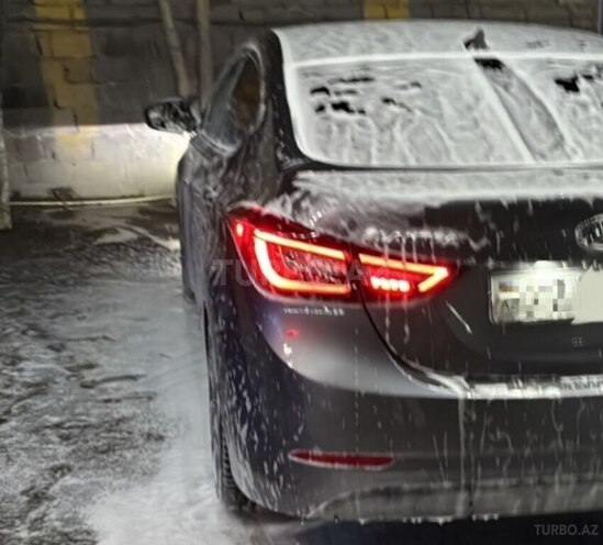 Hyundai Elantra-3