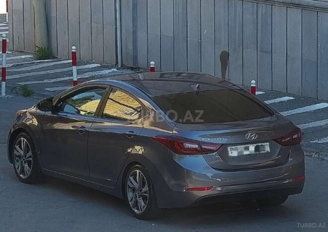 Hyundai Elantra-2