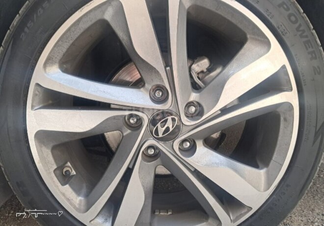 Hyundai Elantra-11