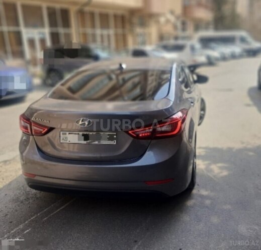 Hyundai Elantra-10