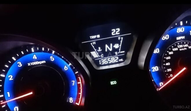 Hyundai Elantra-18