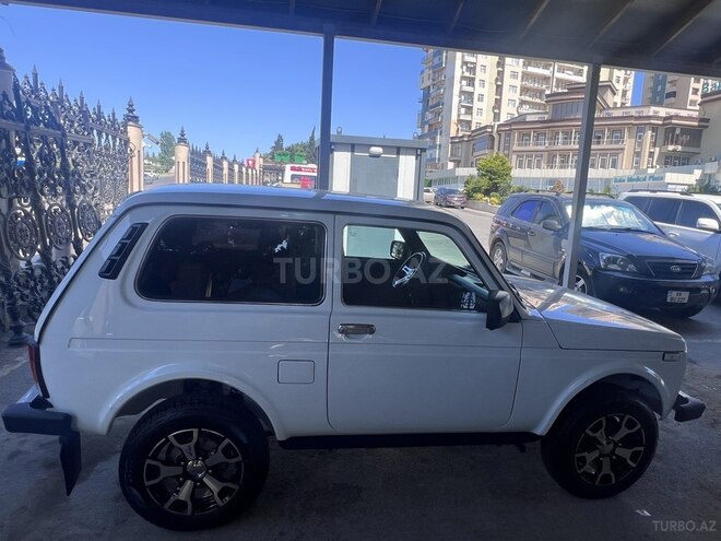 LADA (VAZ) Niva-8