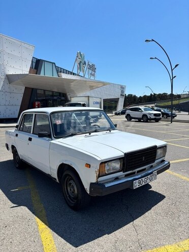 LADA (VAZ) 2107-2