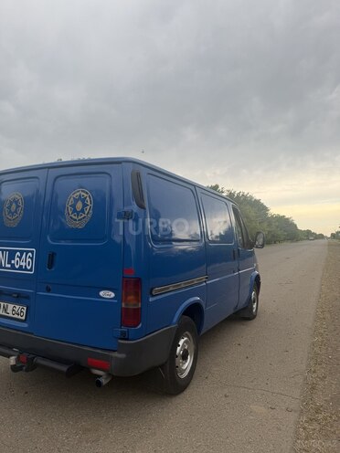 Ford Transit-5