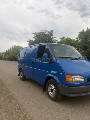 Ford Transit-2