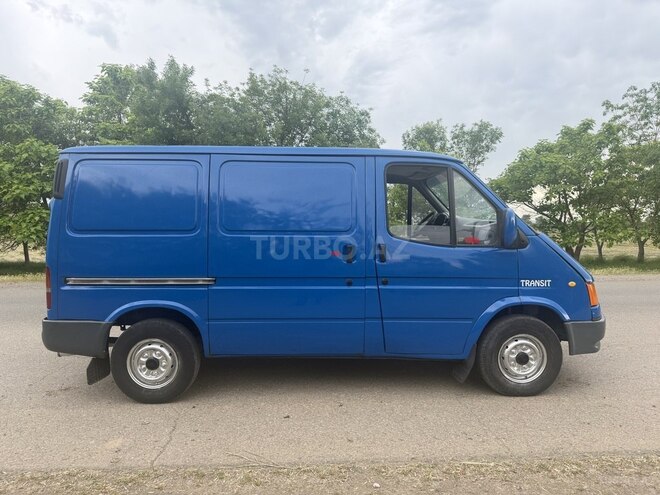 Ford Transit-3