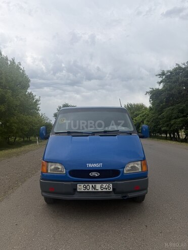 Ford Transit-1