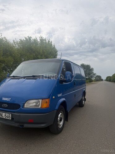 Ford Transit-8