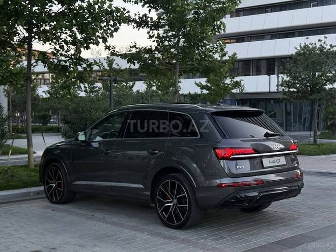 Audi Q7-7