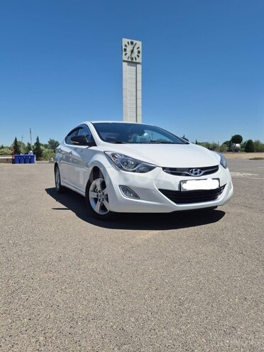 Hyundai Avante-1