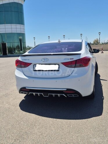 Hyundai Avante-2