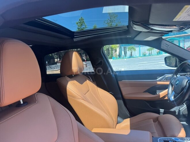 BMW i4-13