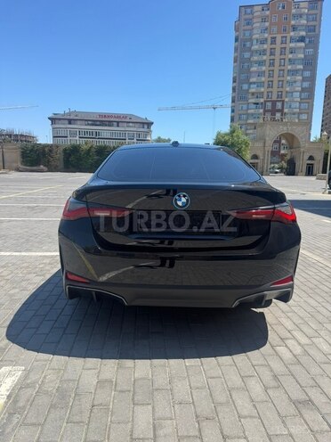BMW i4-7