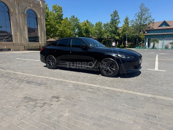 BMW i4-3