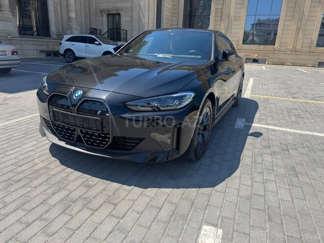 BMW i4-2