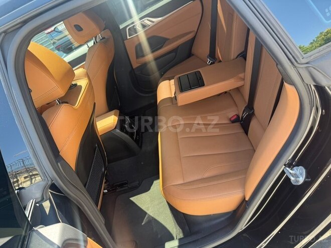 BMW i4-14