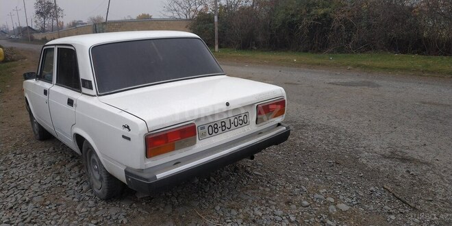 LADA (VAZ) 2107-2