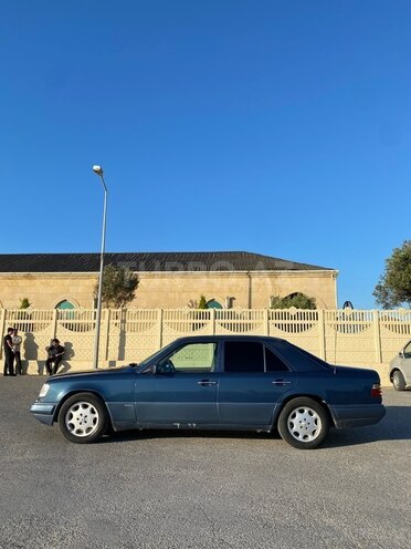 Mercedes 280 E-8