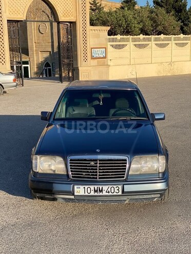 Mercedes 280 E-1