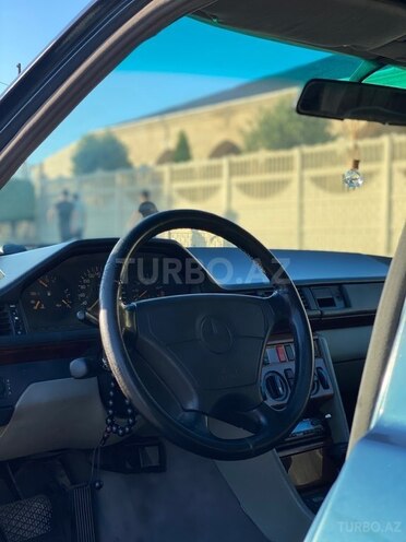 Mercedes 280 E-11