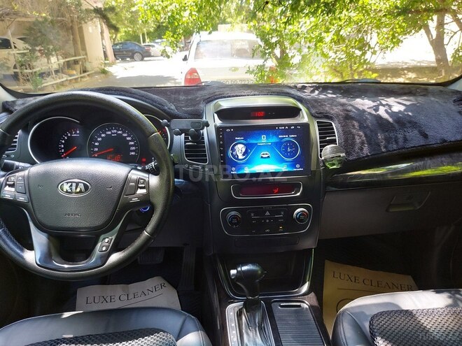 Kia Sorento-16