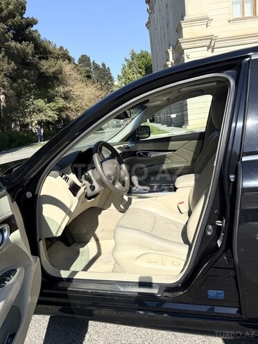 Infiniti M37-3