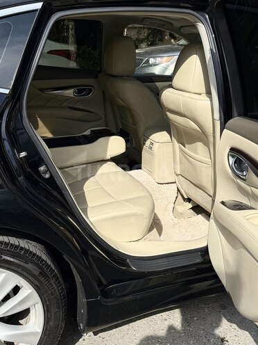 Infiniti M37-20