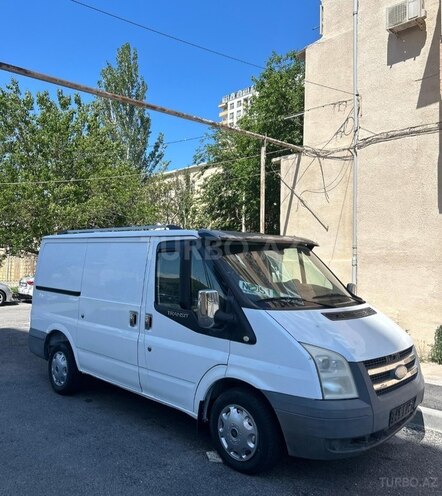 Ford Transit-6
