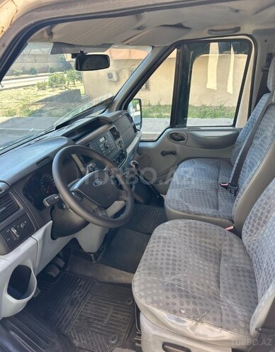 Ford Transit-5