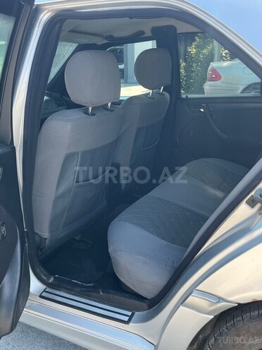 Mercedes C 200-8