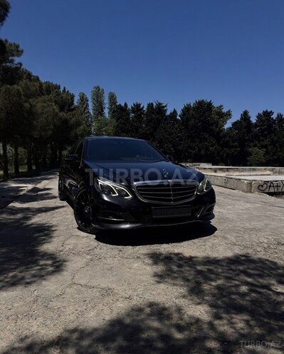 Mercedes E 220-1