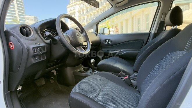 Nissan Note-7
