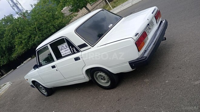 LADA (VAZ) 2107-2