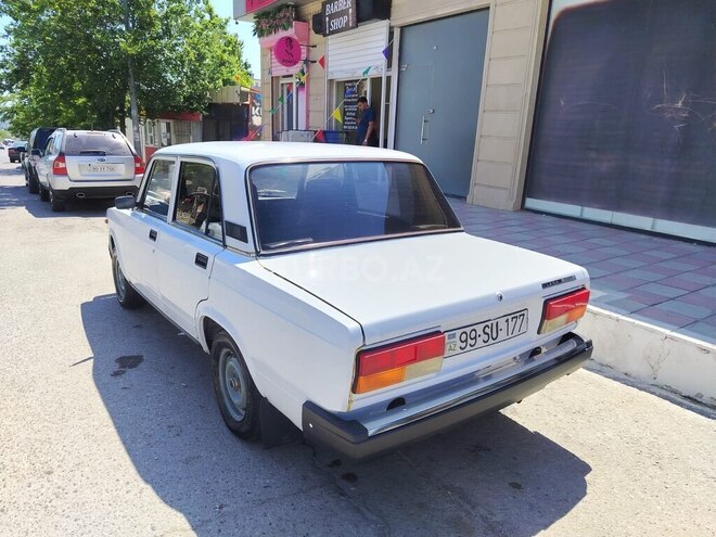 LADA (VAZ) 2107-2