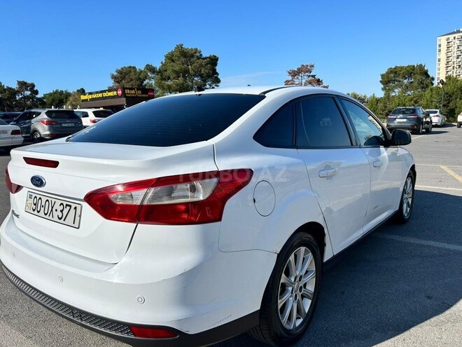 Ford Focus-11