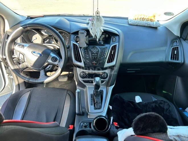 Ford Focus-7