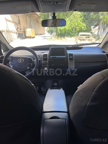 Toyota Prius-16