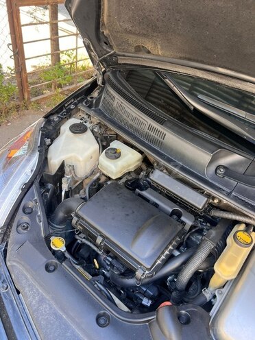 Toyota Prius-19