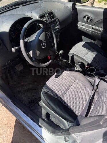 Nissan Micra-11