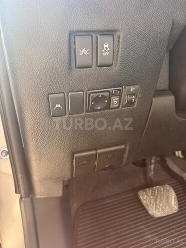 Nissan Micra-10