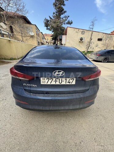 Hyundai Elantra-9