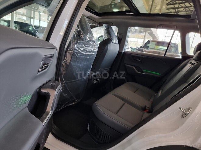 Toyota RAV4-24