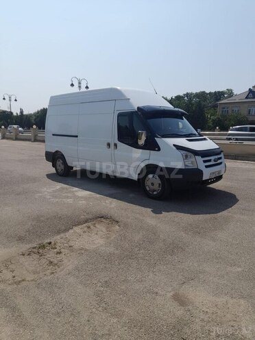 Ford Transit-2